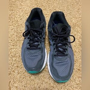 ASICS mens running shoe